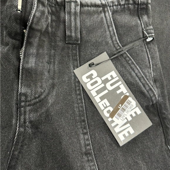 NWT Future Collective Mid-Rise Barrel Leg Jeans - Black Wash size 0 - Picture 5 of 5